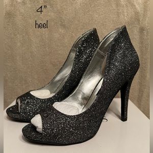 NEW Caparros Black/Silver Sparkle Heels